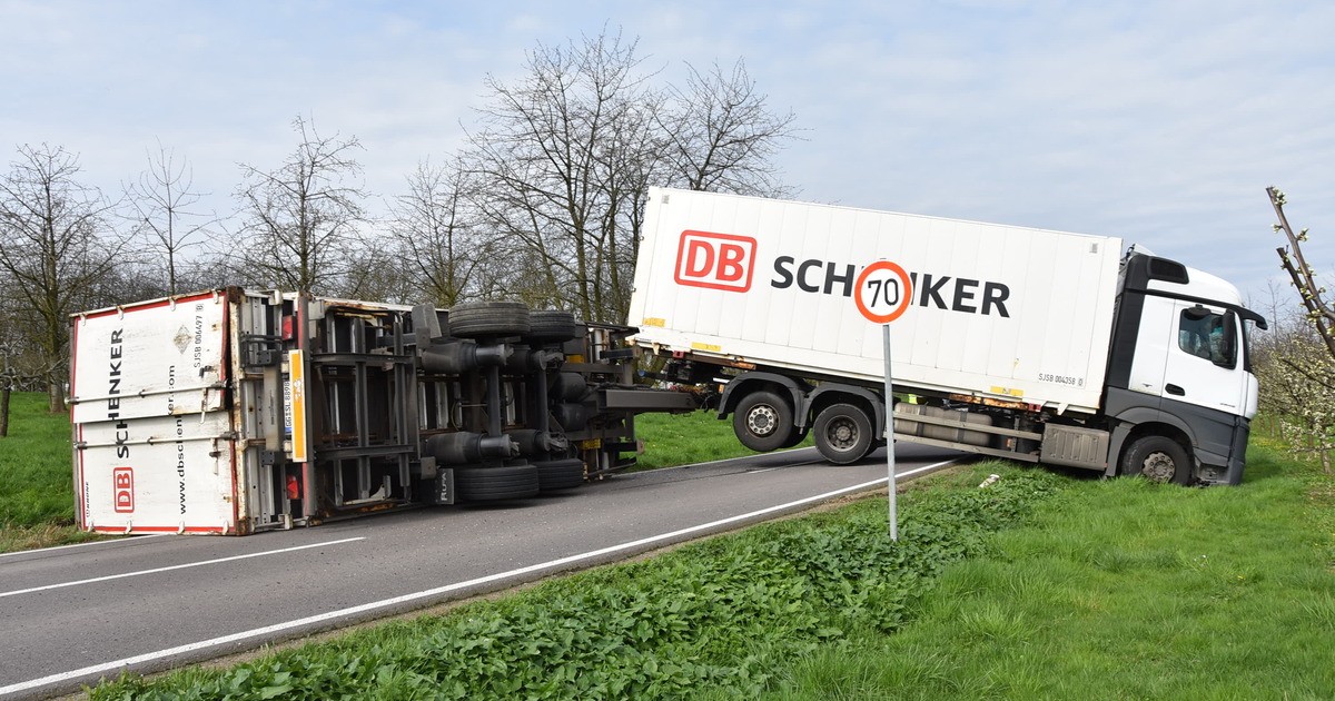 Vollsperrung nach Lkw-Unfall zwischen Oberkirch und Renchen | HITRADIO OHR